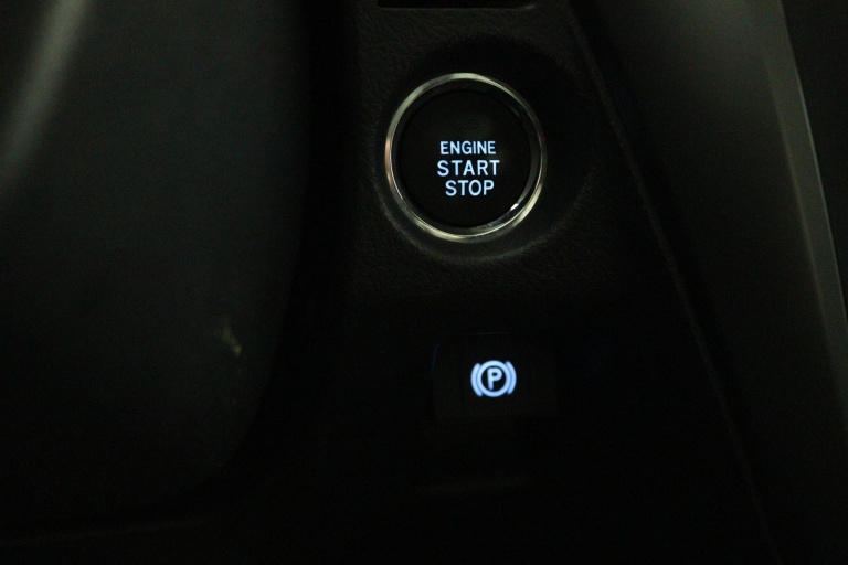 Toyota Avensis Touring Sports - 1.8 VVT-i SkyView Edition 45