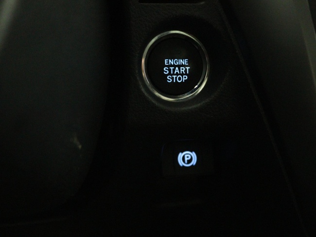 Toyota Avensis Touring Sports - 1.8 VVT-i SkyView Edition