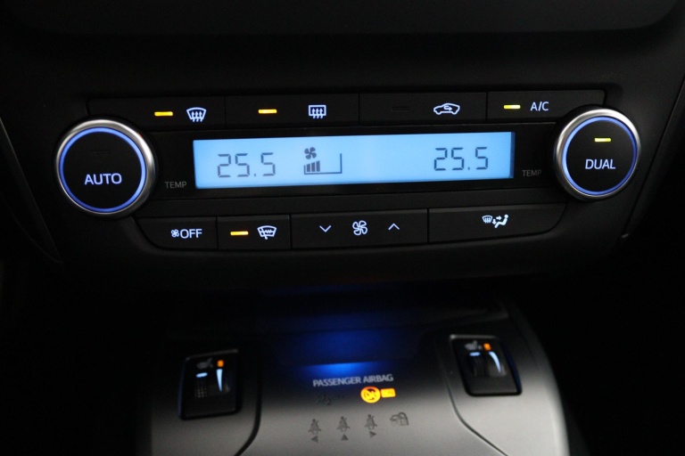 Toyota Avensis Touring Sports - 1.8 VVT-i SkyView Edition 7