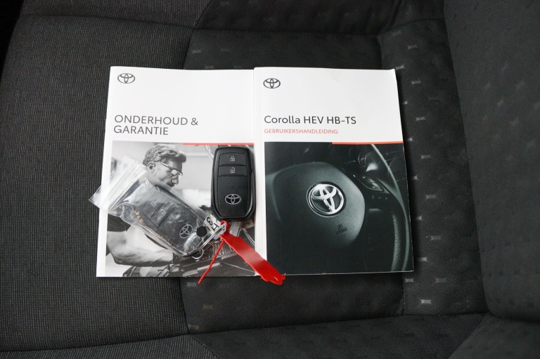 Toyota Corolla Touring Sports - Hybrid 140 11