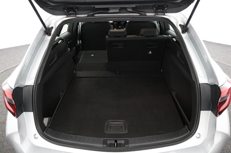 Toyota Corolla Touring Sports - Hybrid 140 24