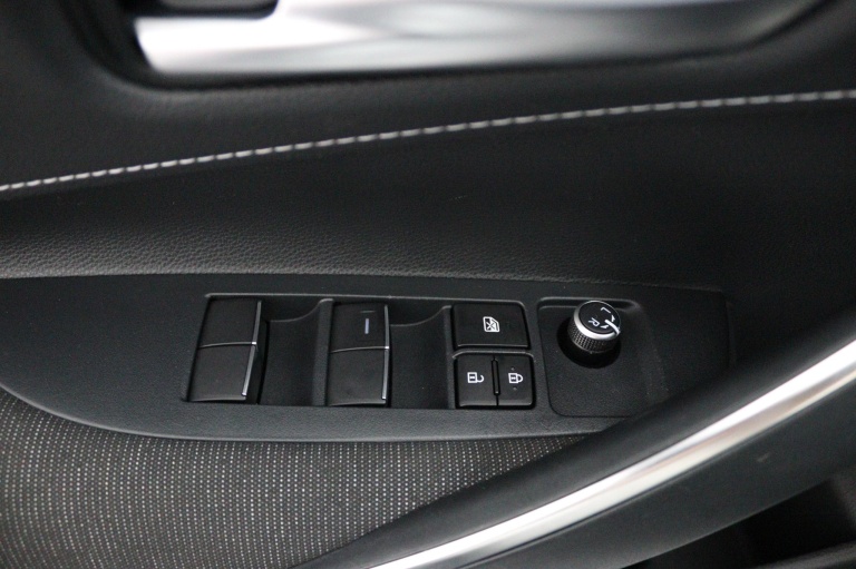 Toyota Corolla Touring Sports - Hybrid 140 28