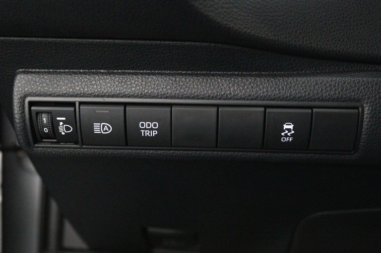 Toyota Corolla Touring Sports - Hybrid 140 29