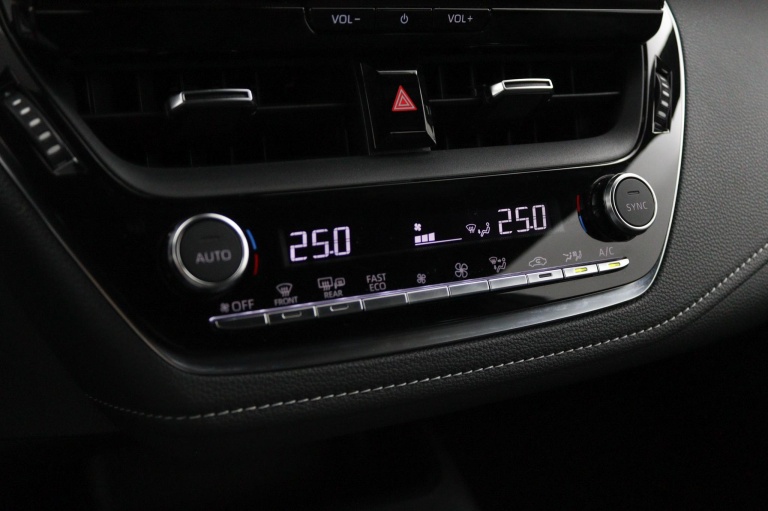 Toyota Corolla Touring Sports - Hybrid 140 7