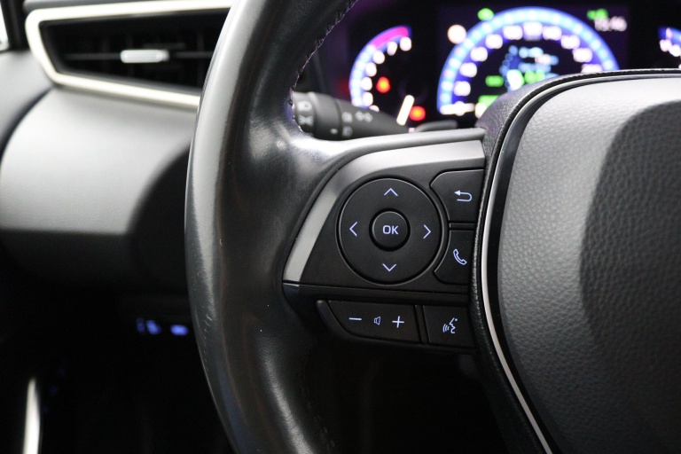 Toyota Corolla - 2.0 Hybrid Executive 19