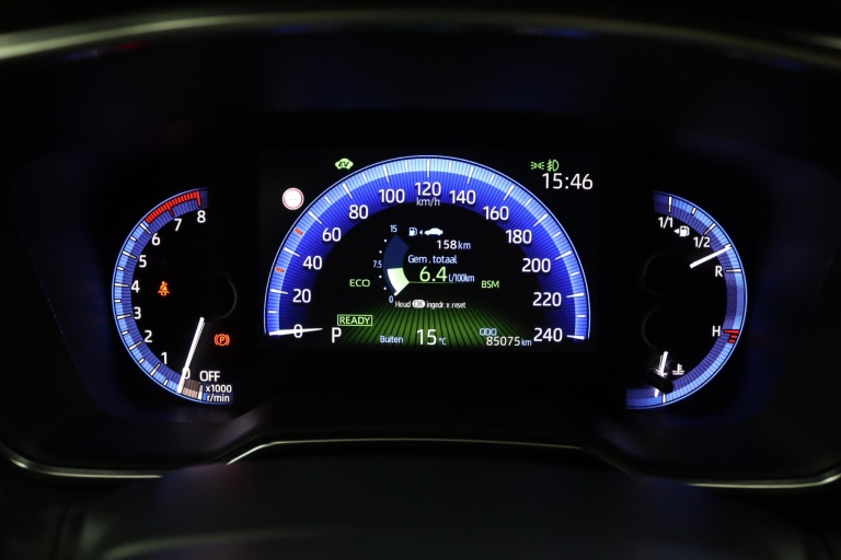 Toyota Corolla - 2.0 Hybrid Executive 6