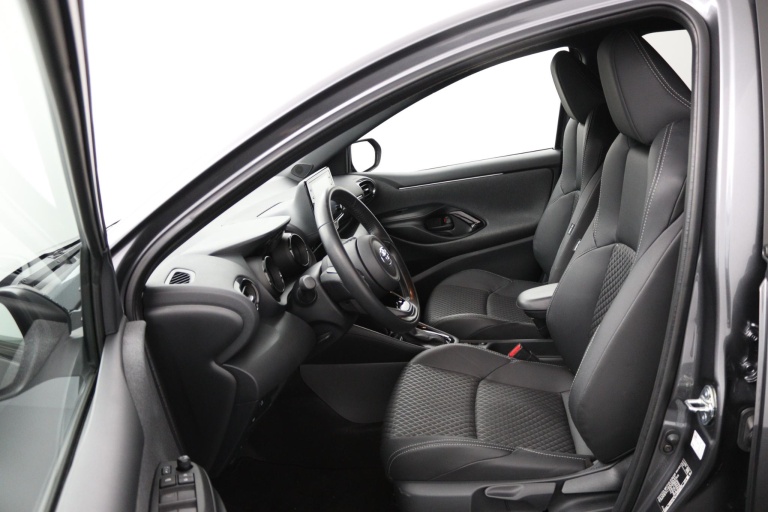 Toyota Yaris - 1.5 Hybrid Executive 17