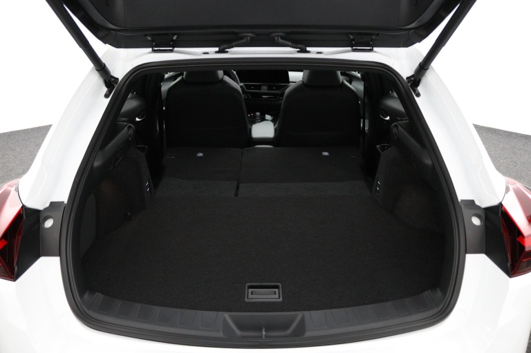 Lexus UX - 300h 35th Edition 25