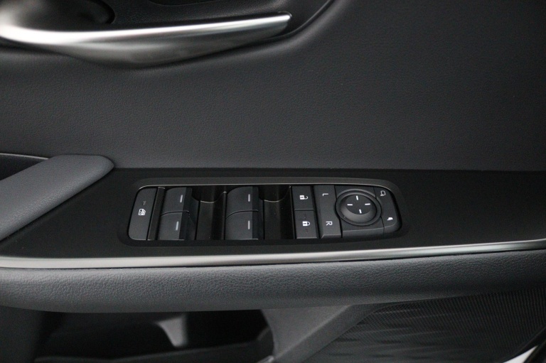 Lexus UX - 300h 35th Edition 28