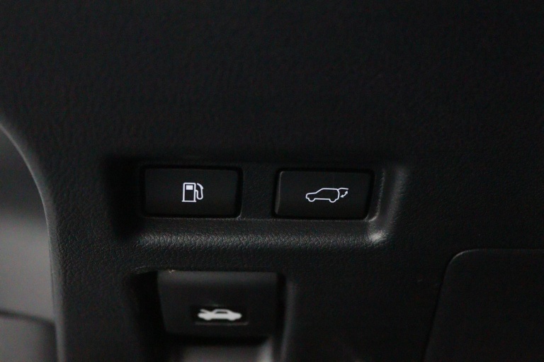 Lexus UX - 300h 35th Edition 30