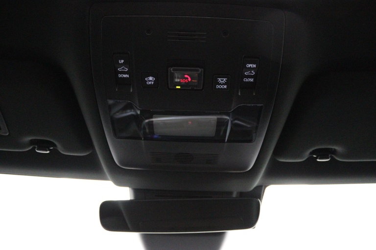 Lexus UX - 300h 35th Edition 33