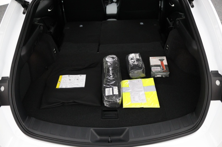 Lexus UX - 300h 35th Edition 34