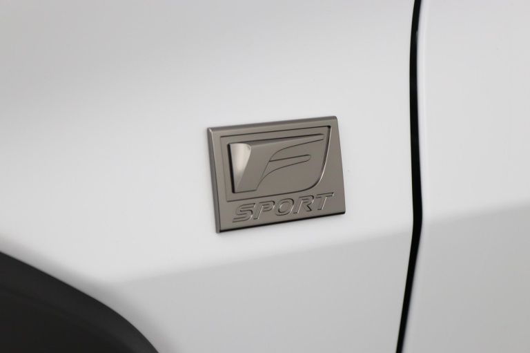 Lexus UX - 300h 35th Edition 38