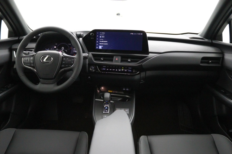 Lexus UX - 300h 35th Edition 4