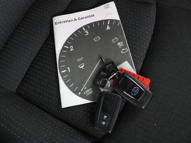 Toyota C-HR - 1.8 Hybrid Style