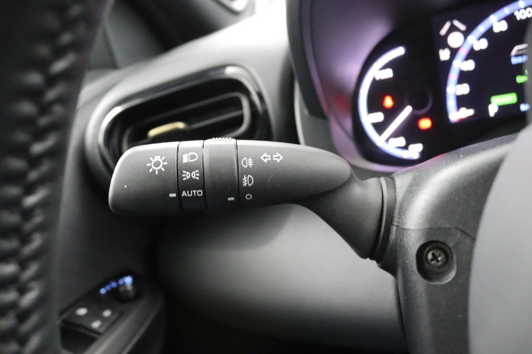 Toyota Yaris Cross - 1.5 Hybrid Adventure 21