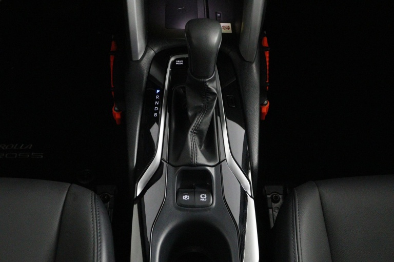 Toyota Corolla Cross - 2.0 High Power Hybrid First Edition 27