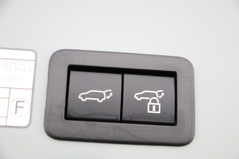 Toyota Corolla Cross - 2.0 High Power Hybrid First Edition 40