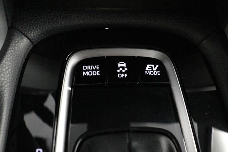 Toyota Corolla Cross - 2.0 High Power Hybrid First Edition 43