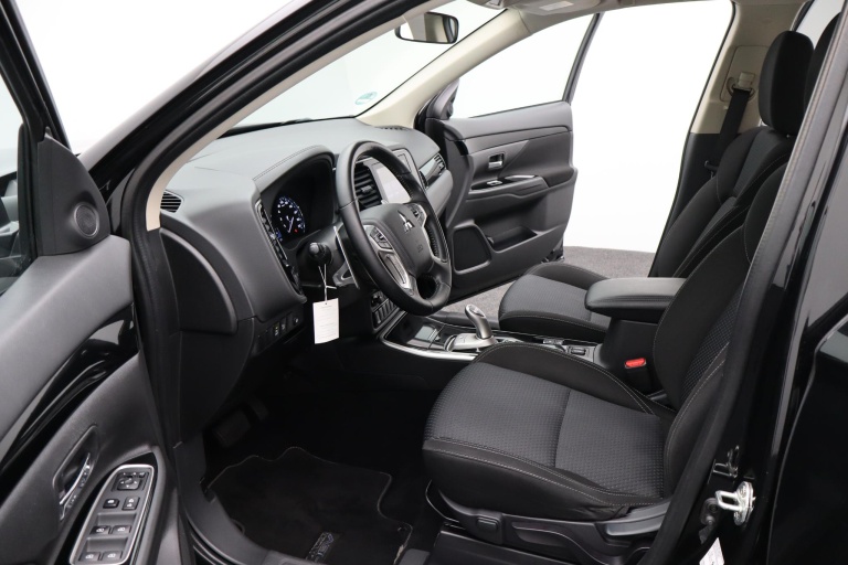 Mitsubishi Outlander - 2.4 PHEV Pure 12