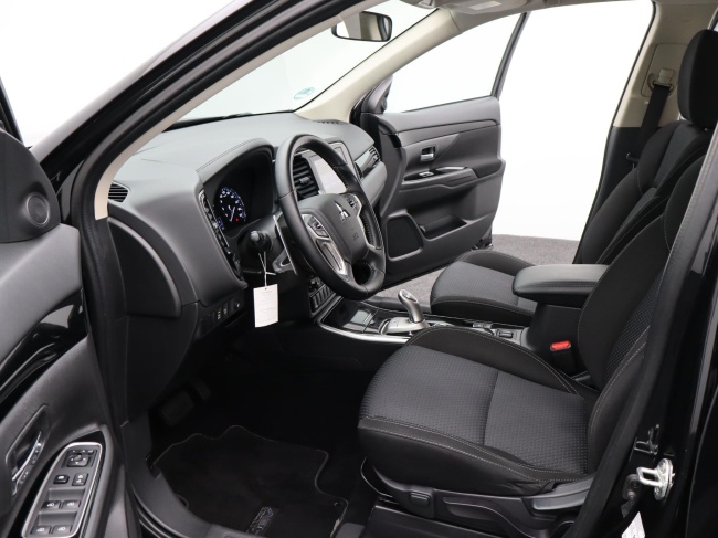 Mitsubishi Outlander - 2.4 PHEV Pure