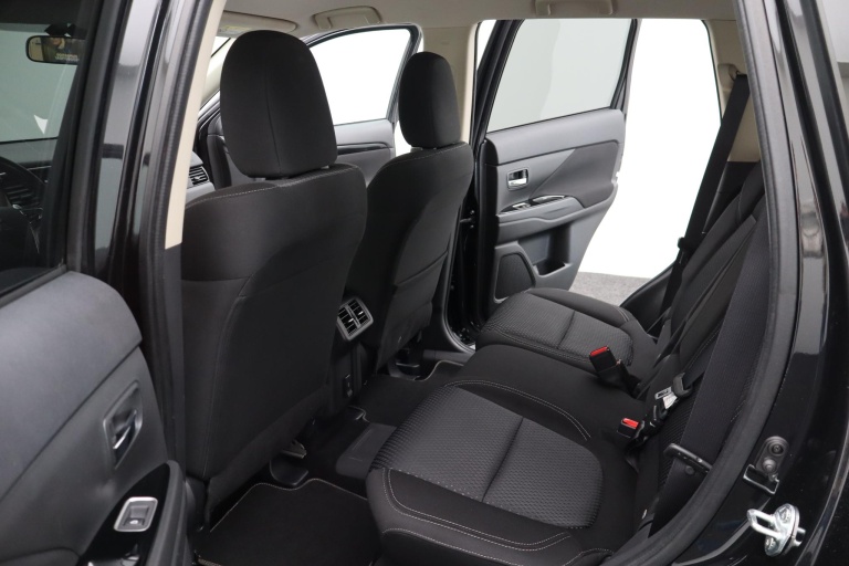 Mitsubishi Outlander - 2.4 PHEV Pure 13