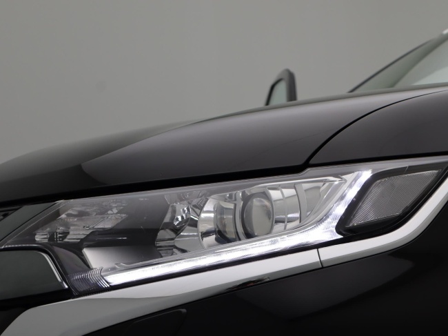 Mitsubishi Outlander - 2.4 PHEV Pure