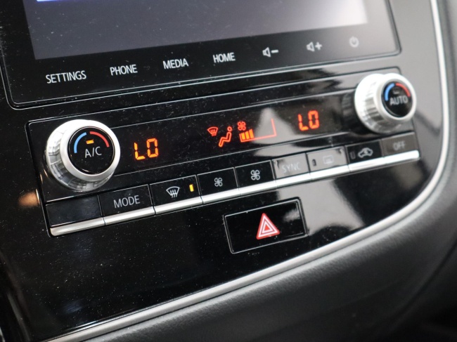 Mitsubishi Outlander - 2.4 PHEV Pure