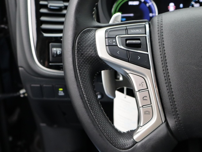 Mitsubishi Outlander - 2.4 PHEV Pure