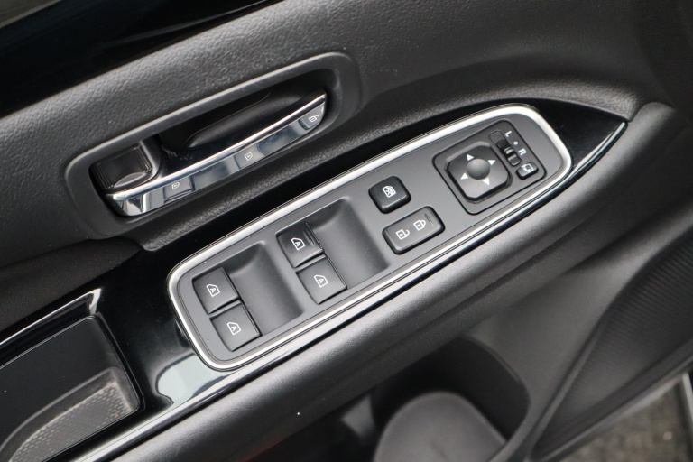 Mitsubishi Outlander - 2.4 PHEV Pure 26