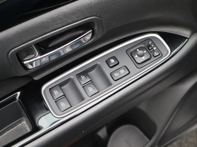 Mitsubishi Outlander - 2.4 PHEV Pure