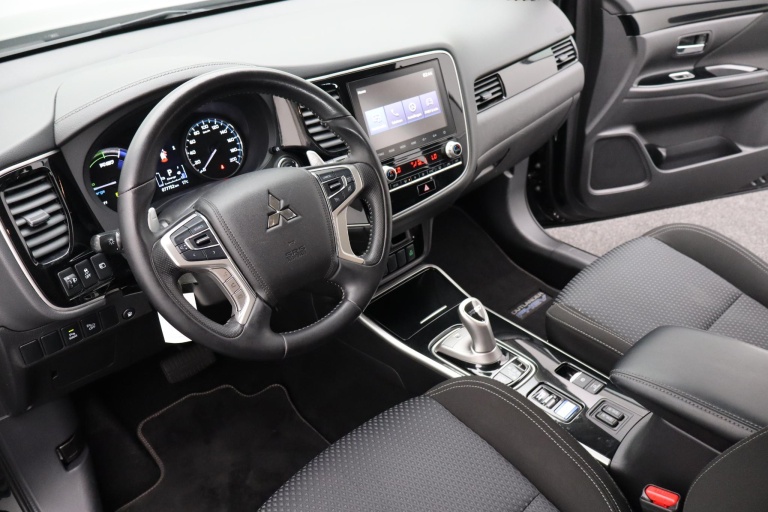 Mitsubishi Outlander - 2.4 PHEV Pure 27