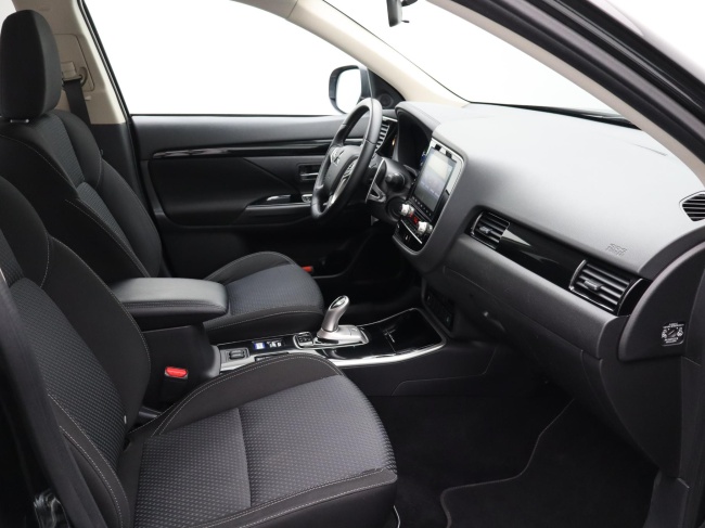 Mitsubishi Outlander - 2.4 PHEV Pure