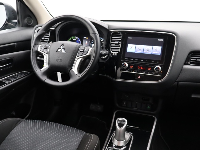 Mitsubishi Outlander - 2.4 PHEV Pure
