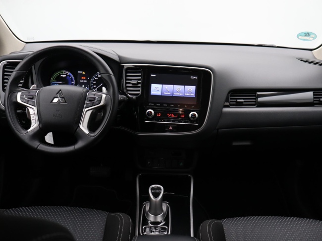 Mitsubishi Outlander - 2.4 PHEV Pure