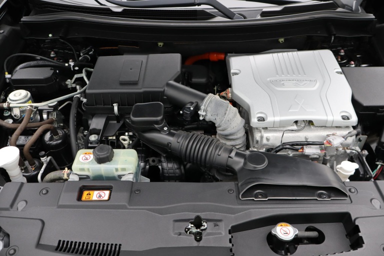 Mitsubishi Outlander - 2.4 PHEV Pure 32