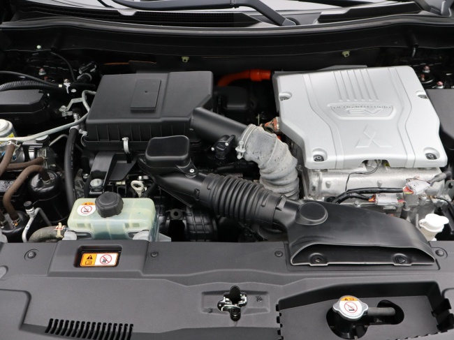 Mitsubishi Outlander - 2.4 PHEV Pure