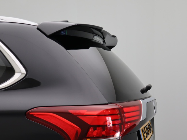 Mitsubishi Outlander - 2.4 PHEV Pure