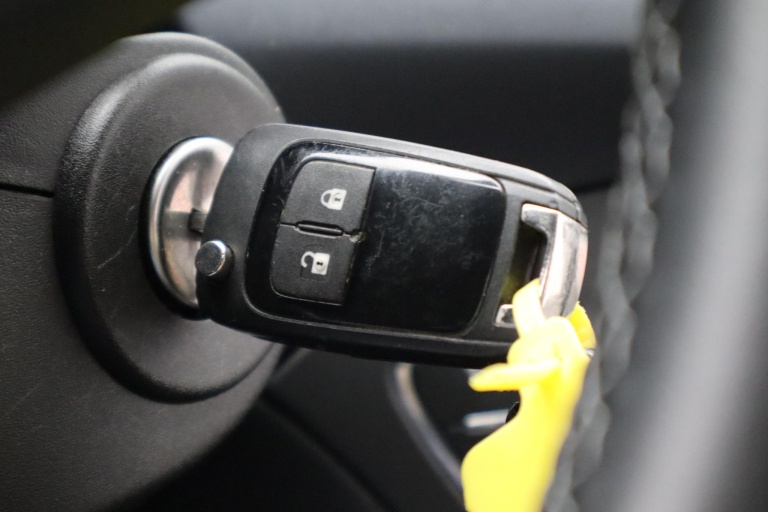 Opel Corsa - 1.4 Edition 19