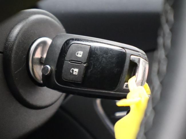 Opel Corsa - 1.4 Edition