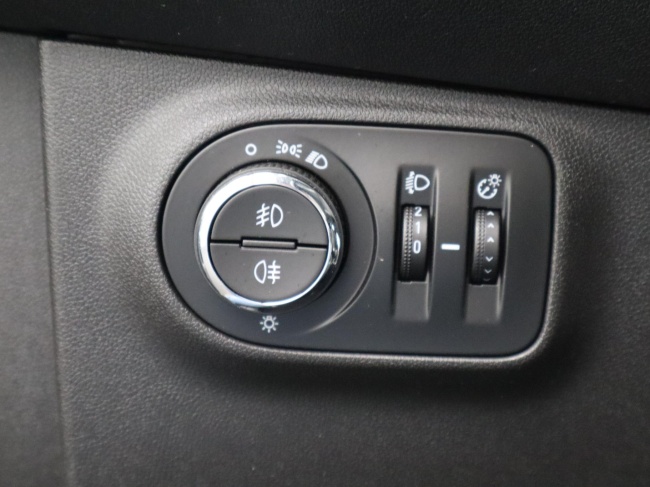 Opel Corsa - 1.4 Edition