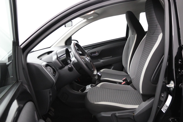 Toyota Aygo - 1.0 VVT-i x-play limited 17