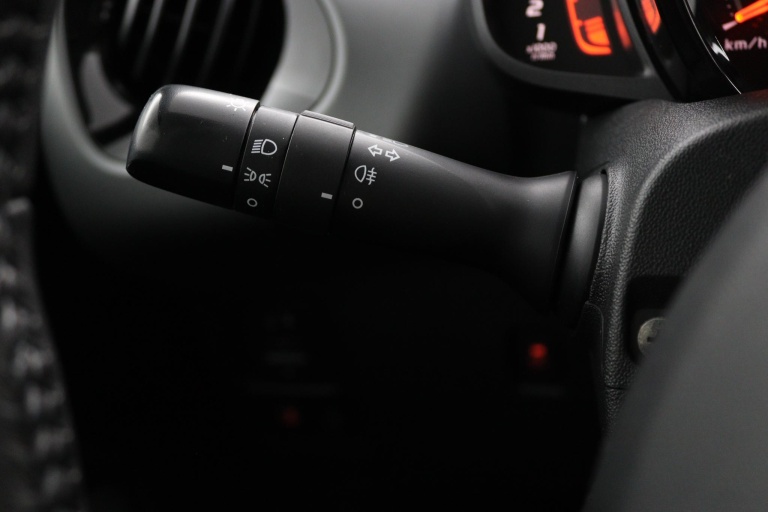 Toyota Aygo - 1.0 VVT-i x-play limited 31