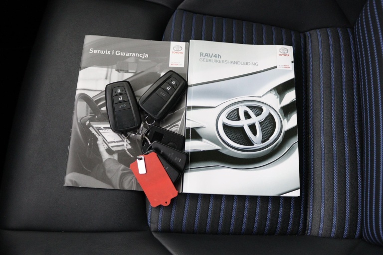 Toyota RAV4 - 2.5 Hybrid Bi-Tone 11