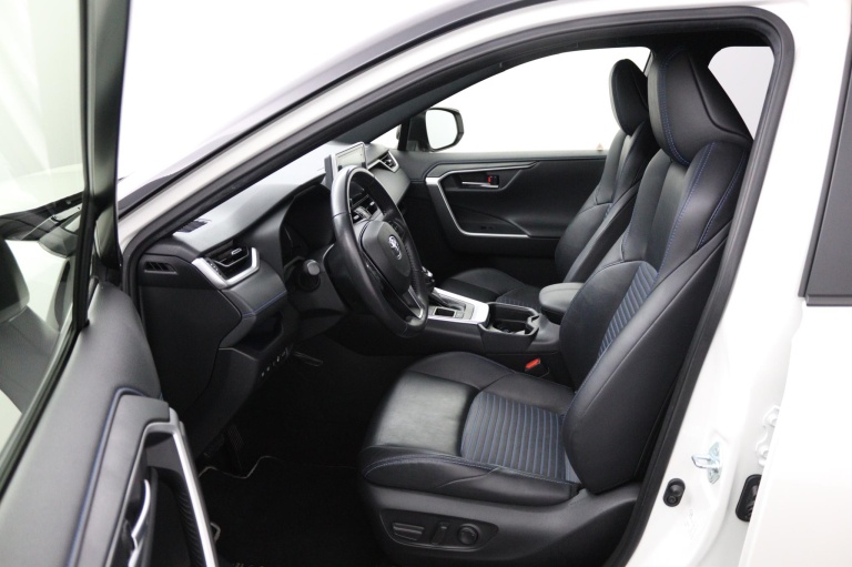 Toyota RAV4 - 2.5 Hybrid Bi-Tone 17