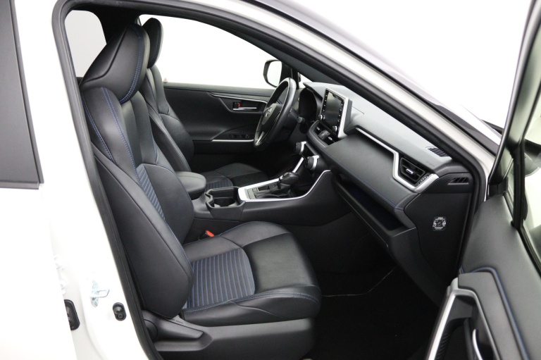 Toyota RAV4 - 2.5 Hybrid Bi-Tone 22