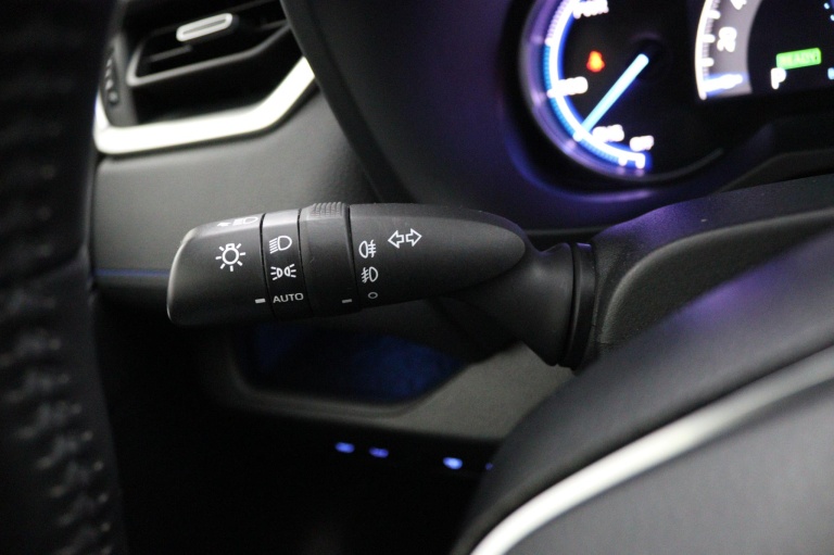 Toyota RAV4 - 2.5 Hybrid Bi-Tone 29