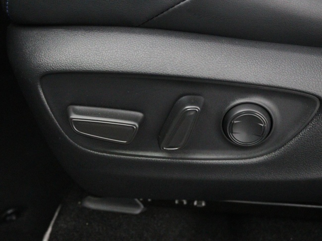 Toyota RAV4 - 2.5 Hybrid Bi-Tone