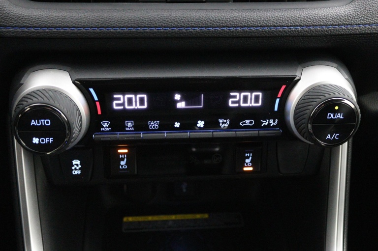 Toyota RAV4 - 2.5 Hybrid Bi-Tone 7