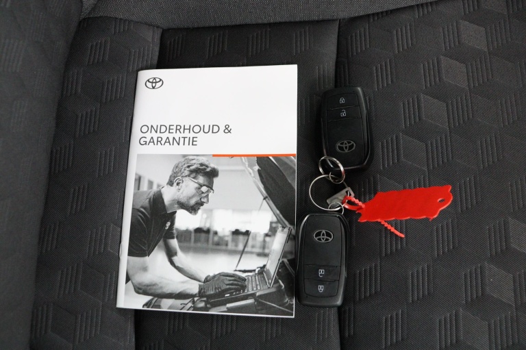 Toyota Yaris - 1.5 Hybrid 115 Dynamic 11